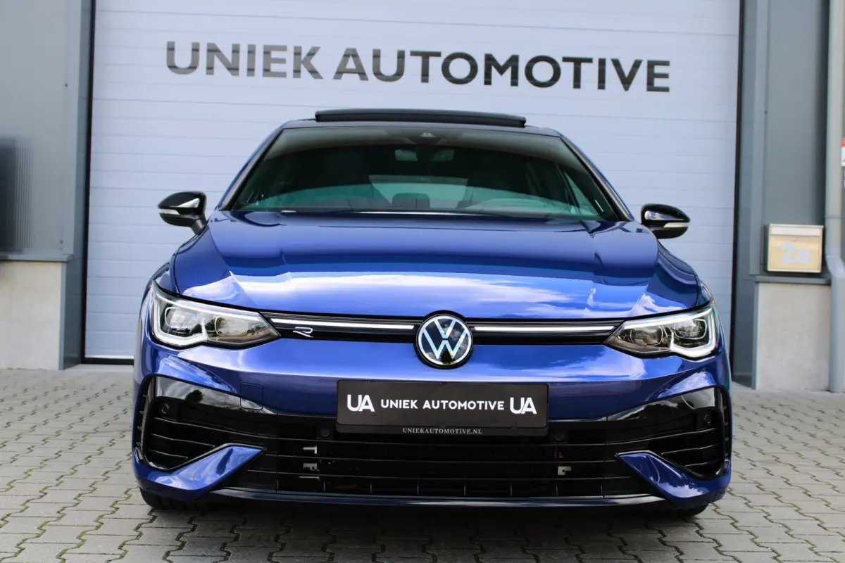 2.0 TSI R 4M PERFORMANCE | HEAD UP | AKRAPOVIC | PANO | H&K | LEDER | CARPLAY | CAMERA | ACC | LED IQ | 19"