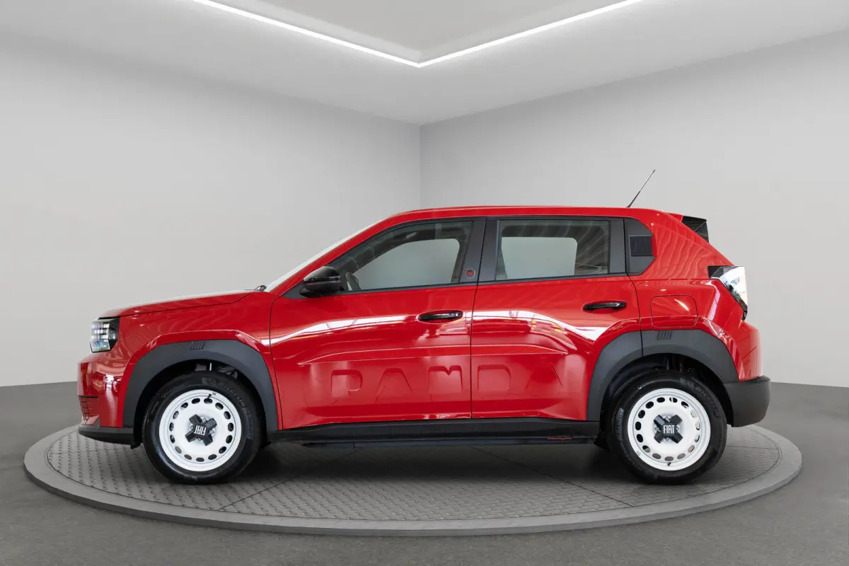 RED 11kW 44 kWh | SOH 100% | Tot 8 Jaar Garantie | 3-Fase | Apple Carplay & Android Auto | Parkeersensoren | Airco | Cruise Controle |