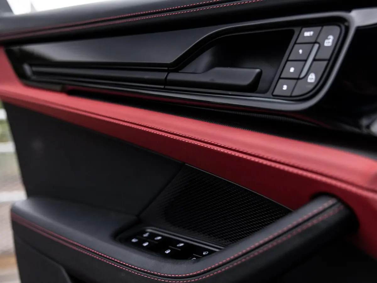 4.0 Turbo E-Hybrid | NIEUW MODEL | ACTIVE RIDE | PANORAMA | 4WIELBESTURING | SPORT DESIGN | PASSENGER DISPLAY | SOFT CLOSE | 360 CAMERA | BOSE | PDLS+ | INNODRIVE | 14-WEG STOELEN |