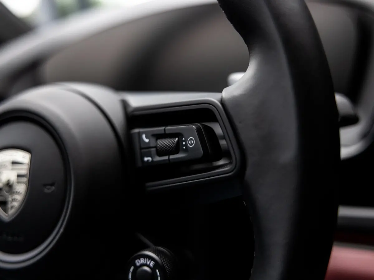4.0 Turbo E-Hybrid | NIEUW MODEL | ACTIVE RIDE | PANORAMA | 4WIELBESTURING | SPORT DESIGN | PASSENGER DISPLAY | SOFT CLOSE | 360 CAMERA | BOSE | PDLS+ | INNODRIVE | 14-WEG STOELEN |