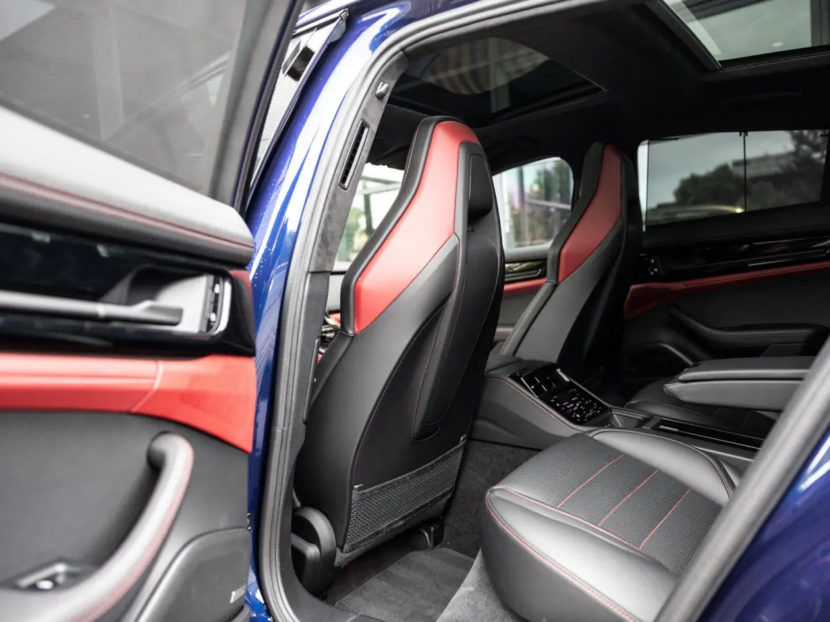 4.0 Turbo E-Hybrid | NIEUW MODEL | ACTIVE RIDE | PANORAMA | 4WIELBESTURING | SPORT DESIGN | PASSENGER DISPLAY | SOFT CLOSE | 360 CAMERA | BOSE | PDLS+ | INNODRIVE | 14-WEG STOELEN |