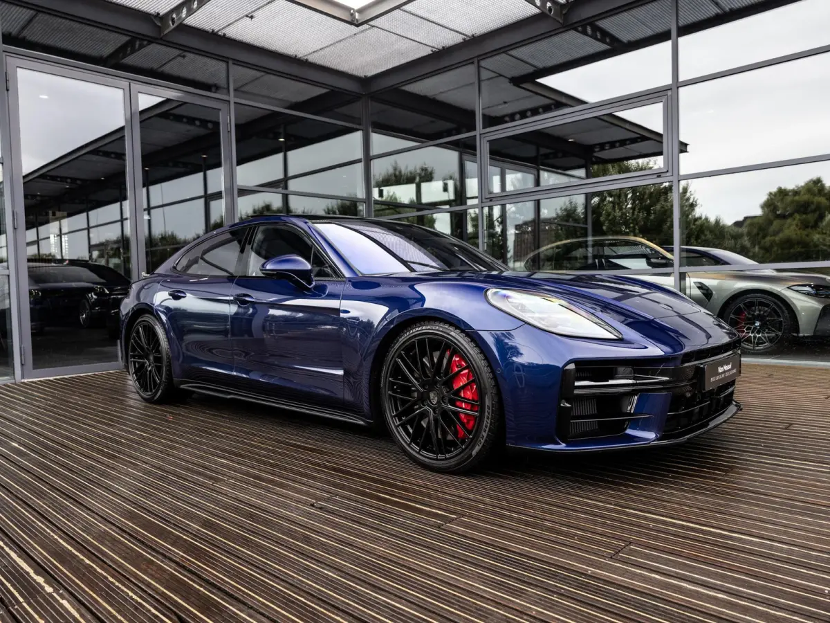 4.0 Turbo E-Hybrid | NIEUW MODEL | ACTIVE RIDE | PANORAMA | 4WIELBESTURING | SPORT DESIGN | PASSENGER DISPLAY | SOFT CLOSE | 360 CAMERA | BOSE | PDLS+ | INNODRIVE | 14-WEG STOELEN |