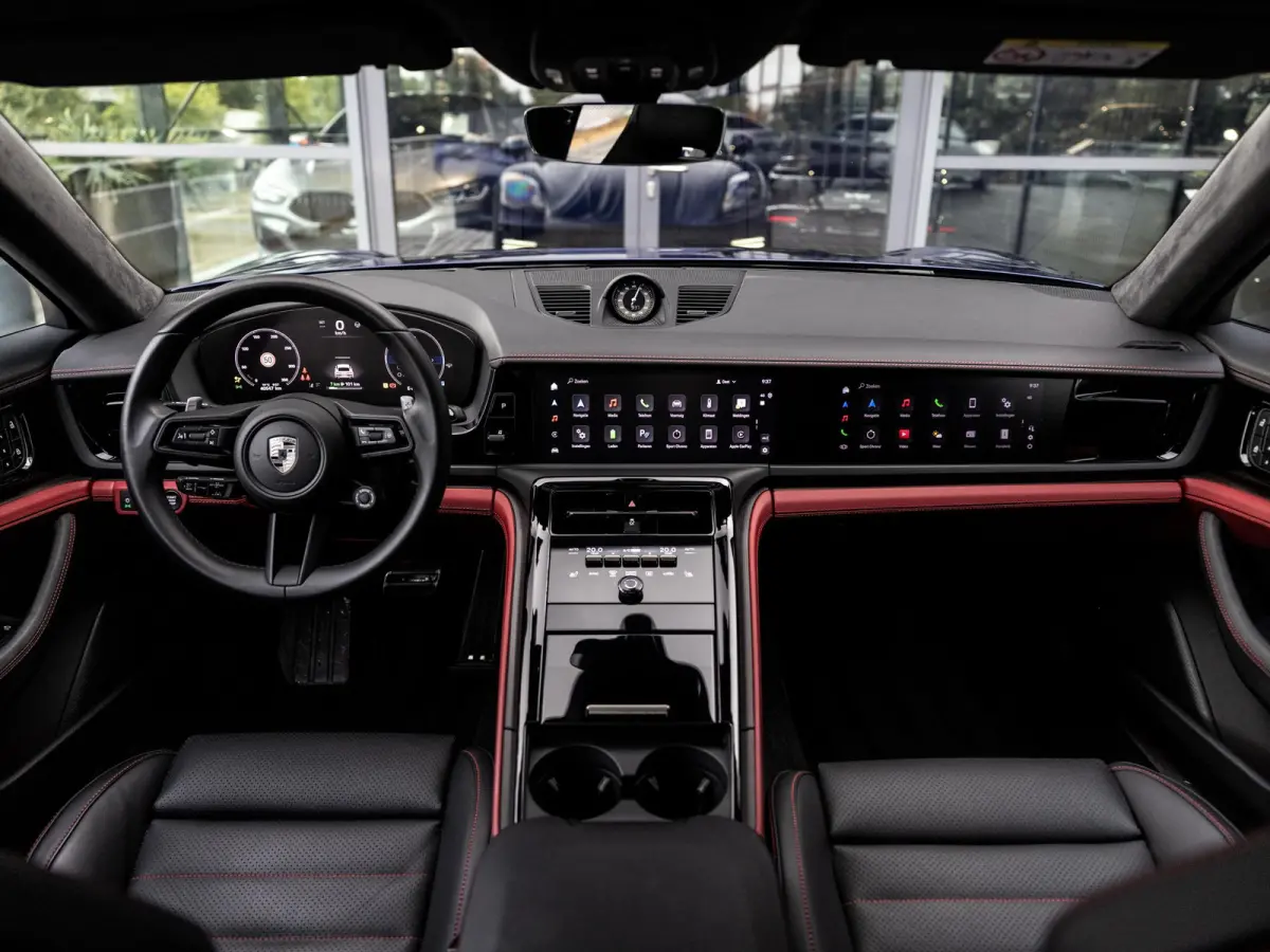 4.0 Turbo E-Hybrid | NIEUW MODEL | ACTIVE RIDE | PANORAMA | 4WIELBESTURING | SPORT DESIGN | PASSENGER DISPLAY | SOFT CLOSE | 360 CAMERA | BOSE | PDLS+ | INNODRIVE | 14-WEG STOELEN |