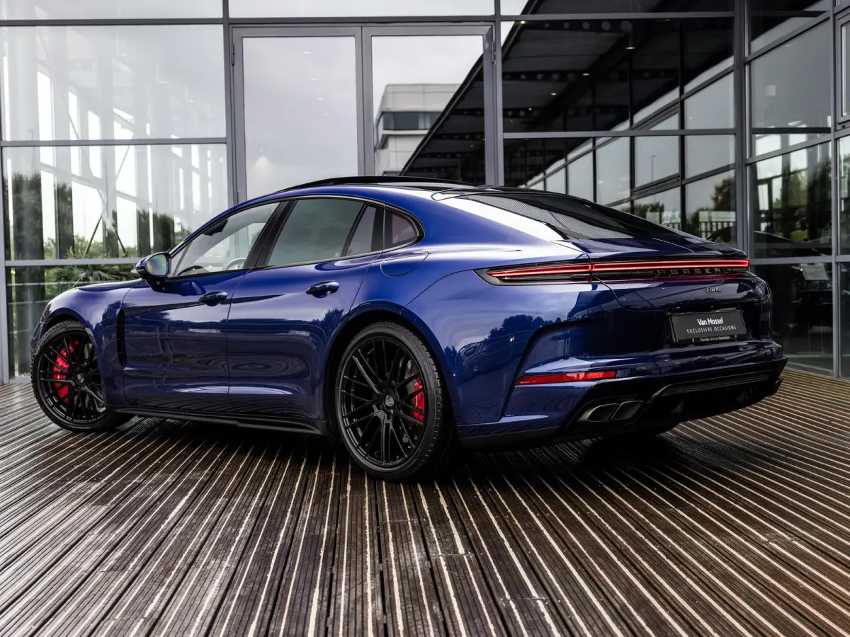 4.0 Turbo E-Hybrid | NIEUW MODEL | ACTIVE RIDE | PANORAMA | 4WIELBESTURING | SPORT DESIGN | PASSENGER DISPLAY | SOFT CLOSE | 360 CAMERA | BOSE | PDLS+ | INNODRIVE | 14-WEG STOELEN |