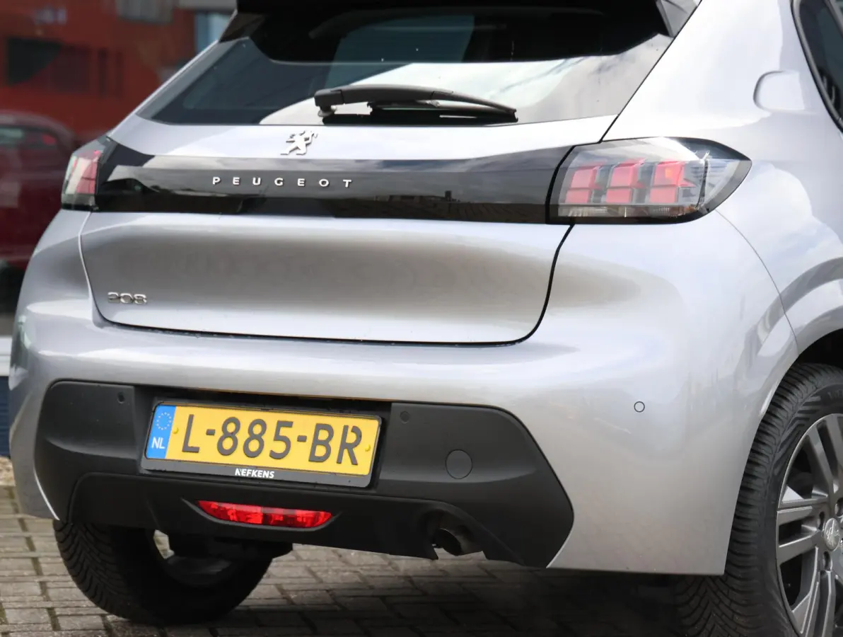 1.2 PureTech Active Pack LED | Parkeersensoren voor | DAB | 16" LMV All-season | Apple Carplay & Android Auto