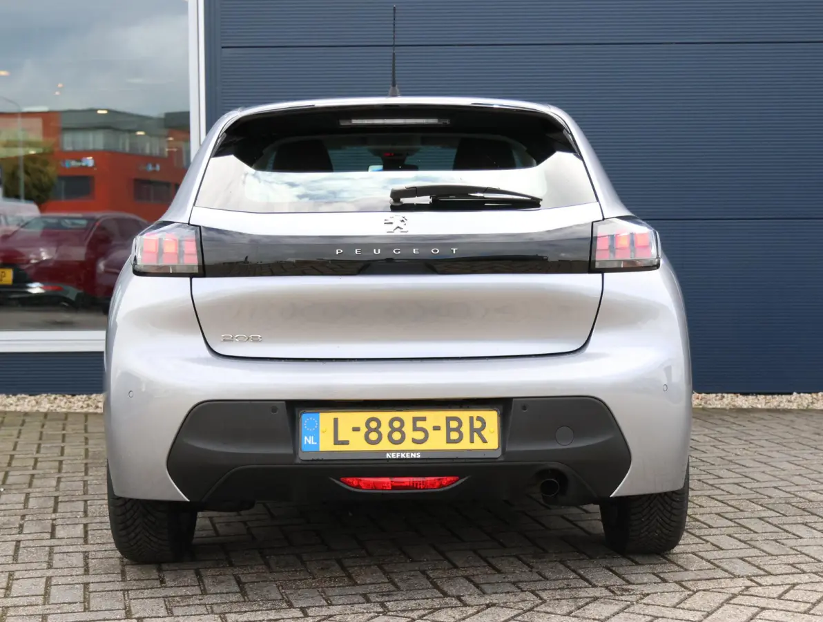 1.2 PureTech Active Pack LED | Parkeersensoren voor | DAB | 16" LMV All-season | Apple Carplay & Android Auto