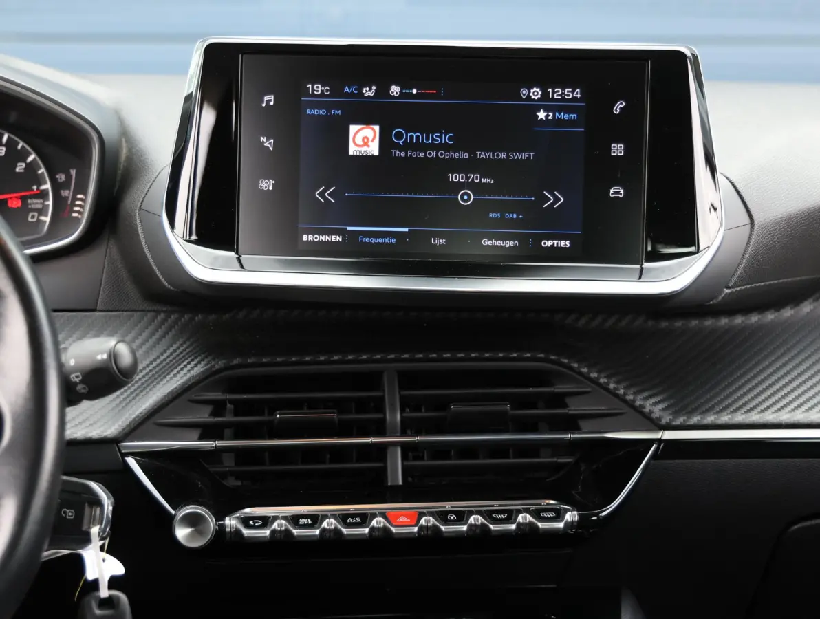 1.2 PureTech Active Pack LED | Parkeersensoren voor | DAB | 16" LMV All-season | Apple Carplay & Android Auto