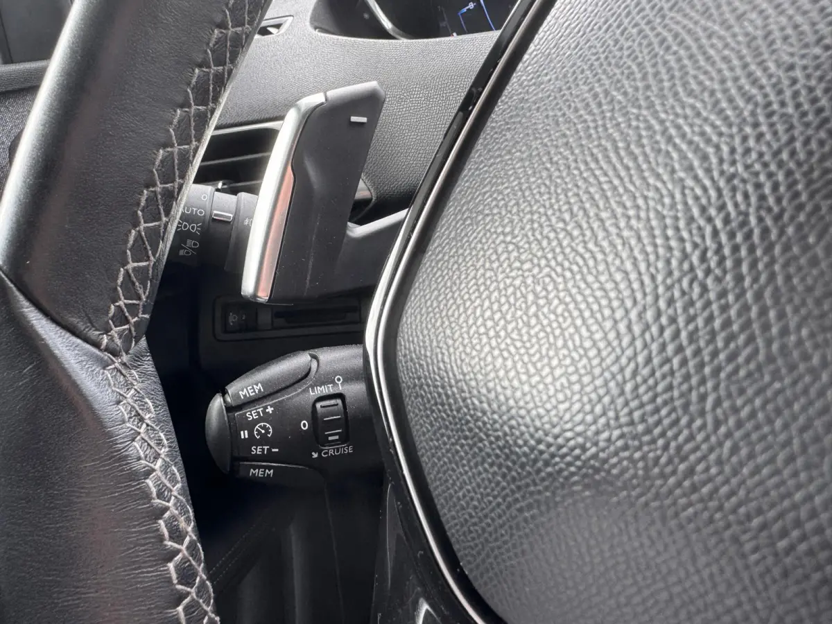 1.6 e-THP Allure | Automaat | Trekhaak | Camera | Navigatie | Cruise Control |