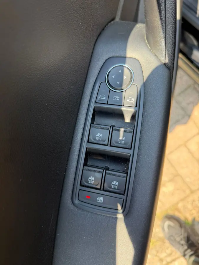 1.0 TCe 90 evolution|BLACK|NAVI|AIRCO|CRUISE|