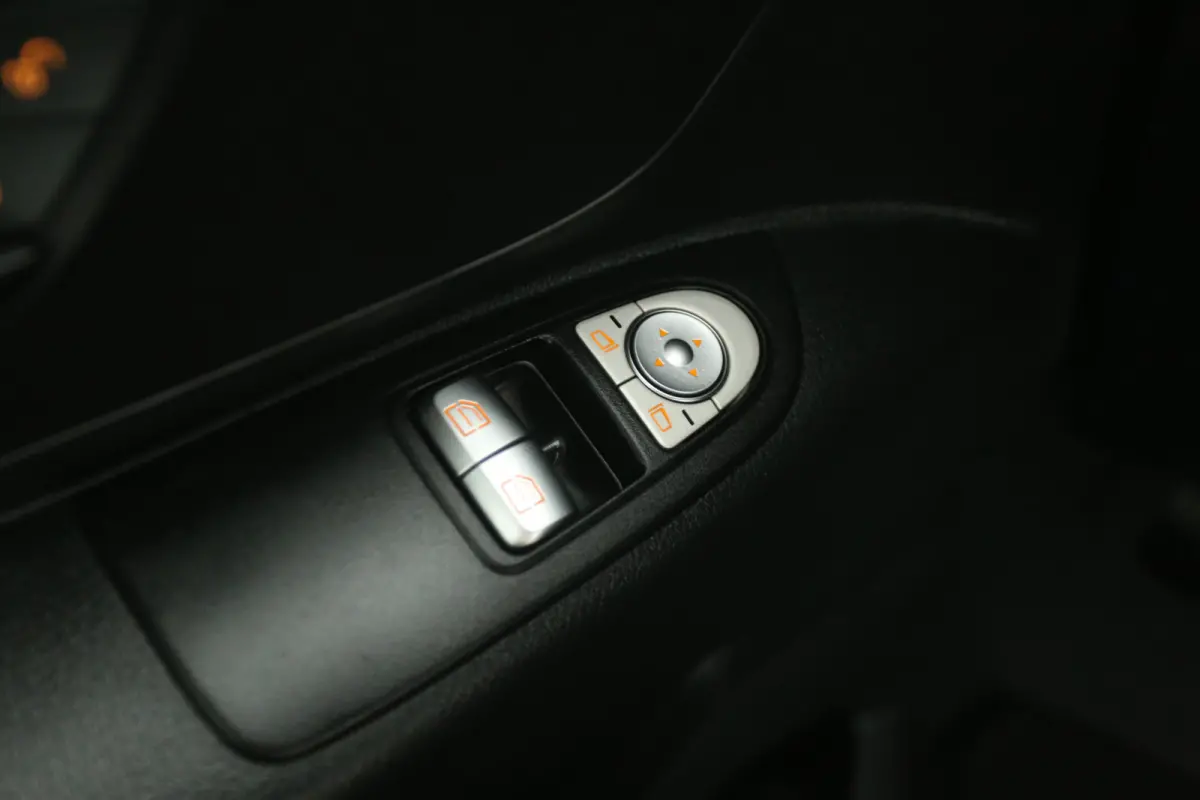 Lang 66 kWh | Snelladen | SOH 97% | Airco | Cruise | Camera | Carplay | 3 Zits | Navi | Parkeersens.