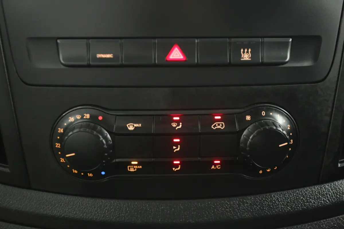 Lang 66 kWh | Snelladen | SOH 97% | Airco | Cruise | Camera | Carplay | 3 Zits | Navi | Parkeersens.