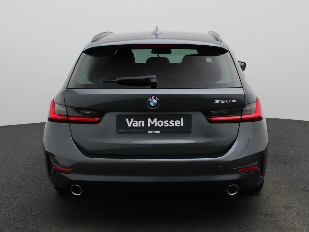 330e | Automaat | Parkeersensoren | Climate Control | Cruise Control |