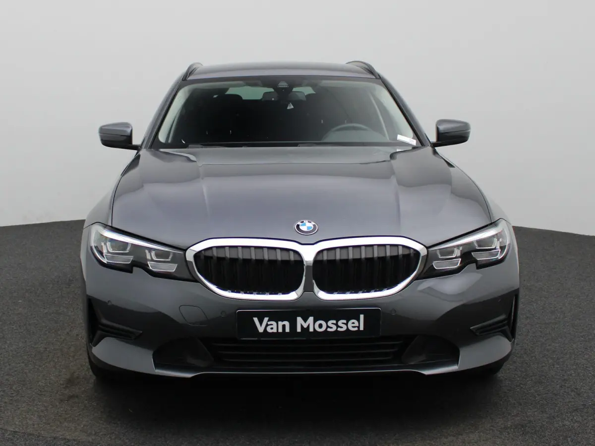 330e | Automaat | Parkeersensoren | Climate Control | Cruise Control |