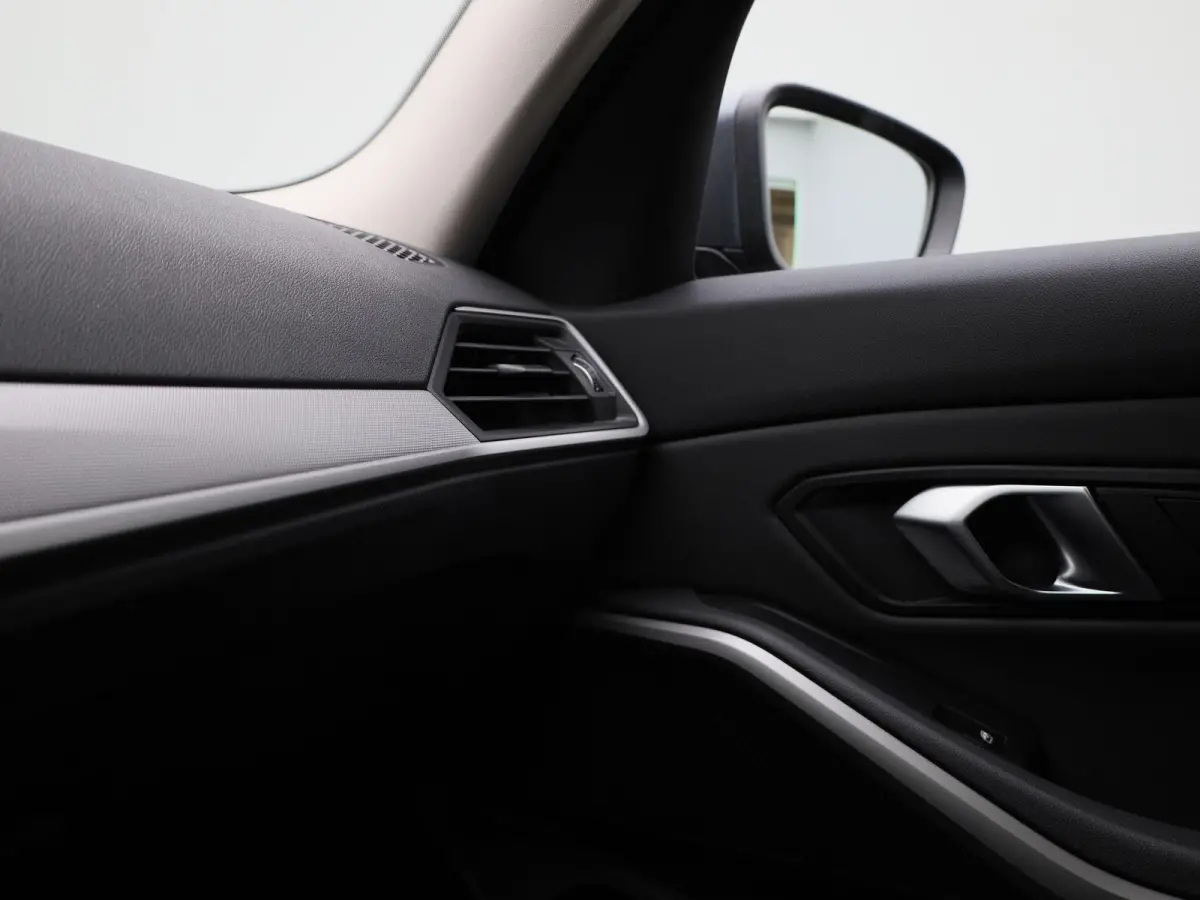 330e | Automaat | Parkeersensoren | Climate Control | Cruise Control |