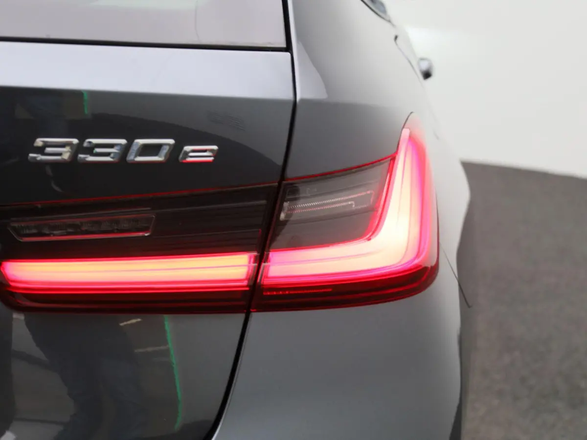 330e | Automaat | Parkeersensoren | Climate Control | Cruise Control |
