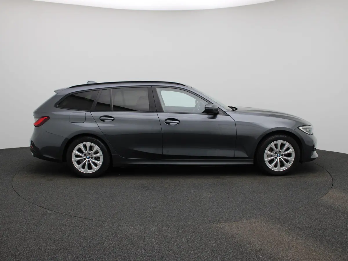 330e | Automaat | Parkeersensoren | Climate Control | Cruise Control |