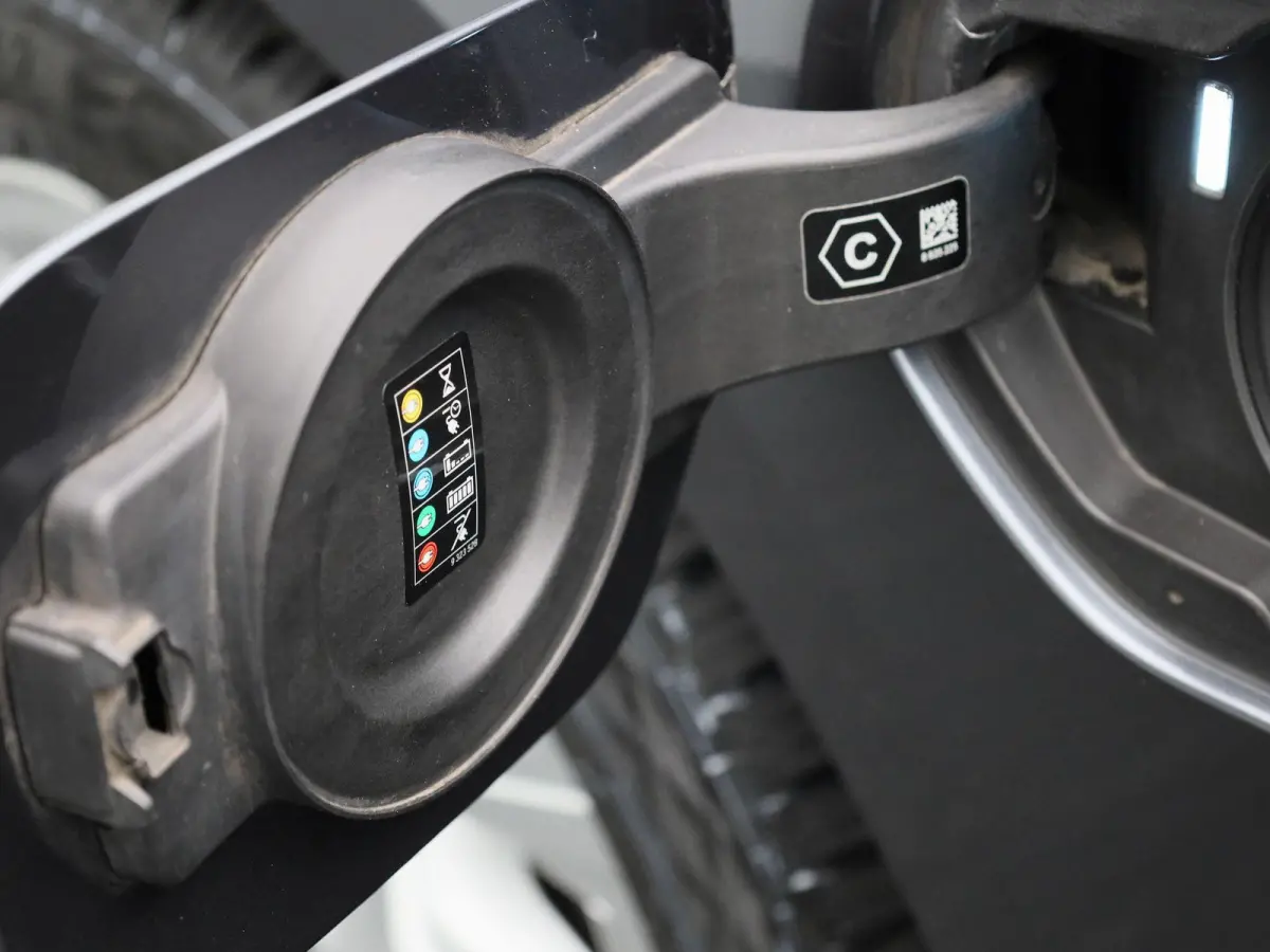 330e | Automaat | Parkeersensoren | Climate Control | Cruise Control |