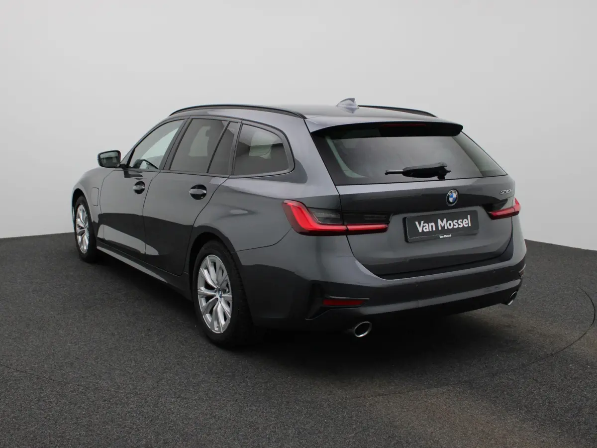 330e | Automaat | Parkeersensoren | Climate Control | Cruise Control |