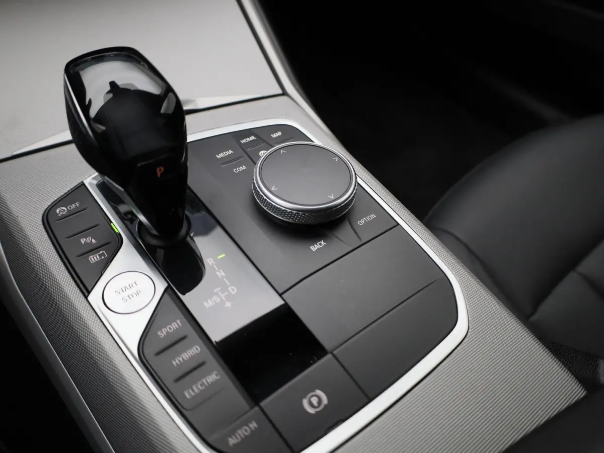 330e | Automaat | Parkeersensoren | Climate Control | Cruise Control |