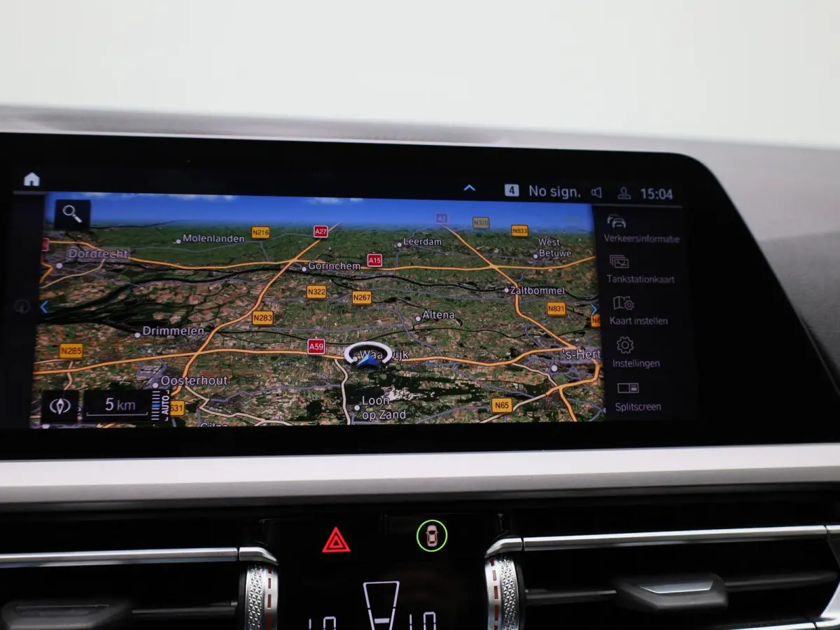 330e | Automaat | Parkeersensoren | Climate Control | Cruise Control |