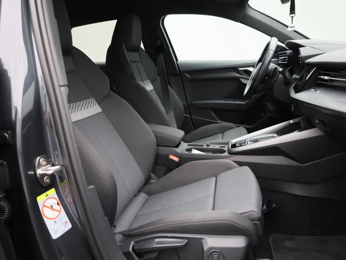40 TFSI e Business edition | AUTOMAAT | CAMERA | VIRTUAL COCKPIT | ADAPTIVE CRUISE CONTROL | PRIVACY GLASS | STOELVERWARMING | CLIMATE CONTROL | DRIVE SELECT