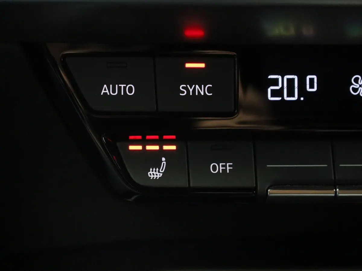 40 TFSI e Business edition | AUTOMAAT | CAMERA | VIRTUAL COCKPIT | ADAPTIVE CRUISE CONTROL | PRIVACY GLASS | STOELVERWARMING | CLIMATE CONTROL | DRIVE SELECT
