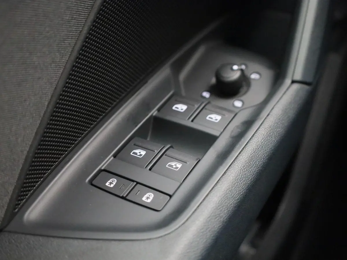 40 TFSI e Business edition | AUTOMAAT | CAMERA | VIRTUAL COCKPIT | ADAPTIVE CRUISE CONTROL | PRIVACY GLASS | STOELVERWARMING | CLIMATE CONTROL | DRIVE SELECT
