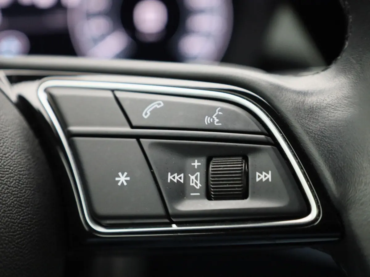 40 TFSI e Business edition | AUTOMAAT | CAMERA | VIRTUAL COCKPIT | ADAPTIVE CRUISE CONTROL | PRIVACY GLASS | STOELVERWARMING | CLIMATE CONTROL | DRIVE SELECT