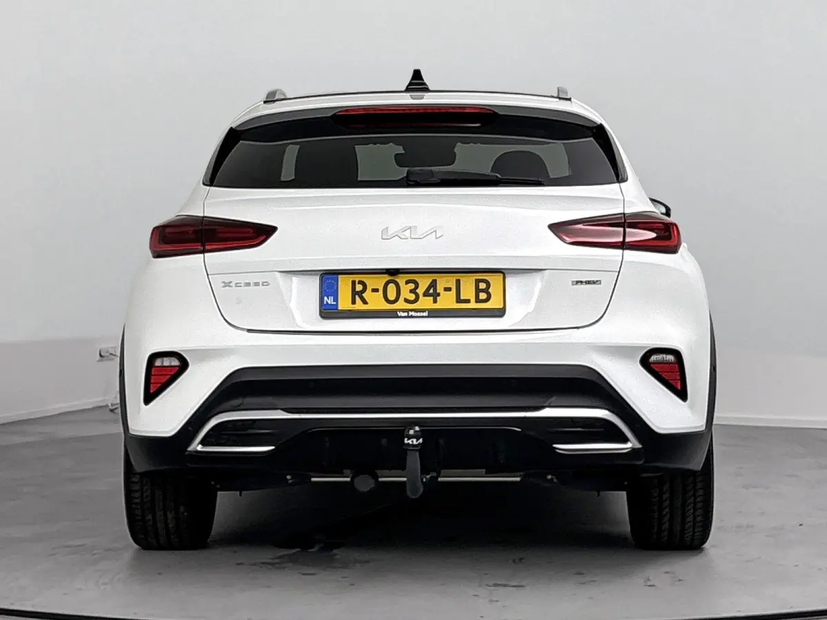 1.6 GDi PHEV ExecutiveLine Origineel Nederlands Voertuig | 94,6% SOH | Automaat | Trekhaak | Panorama en Schuif Kantel Dak | Parkeersensoren Voor en Achter | Achteruitrijcamera | Stoelverwar