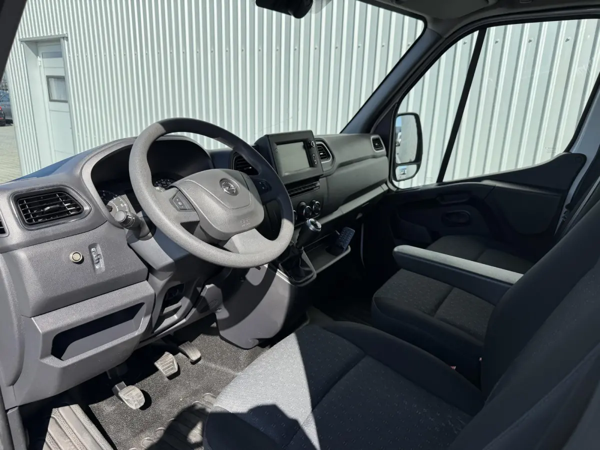 2.3 Turbo L2H2*A/C*CRUISE*PDC*NAVI*3-PERS.*