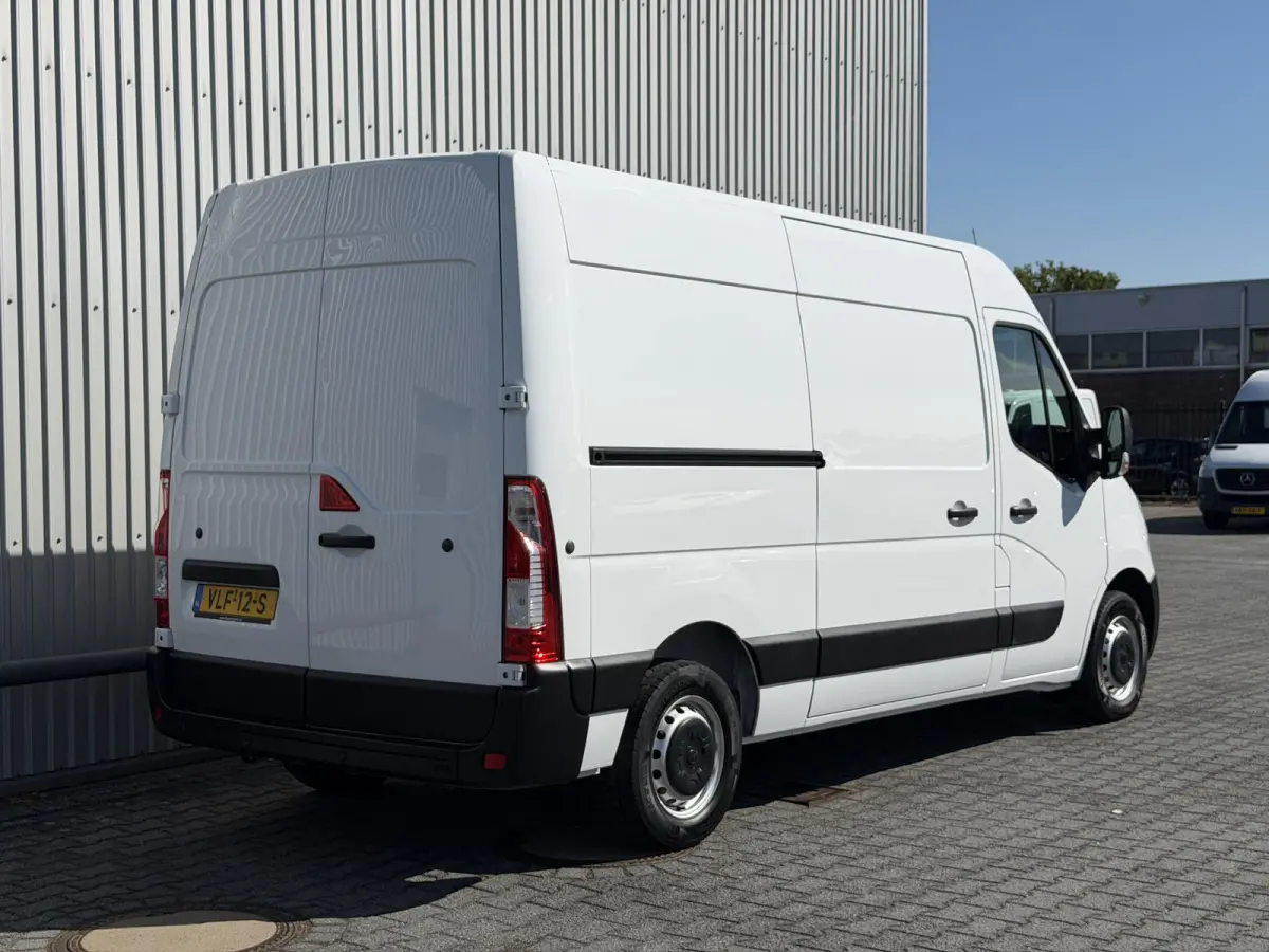 2.3 Turbo L2H2*A/C*CRUISE*PDC*NAVI*3-PERS.*