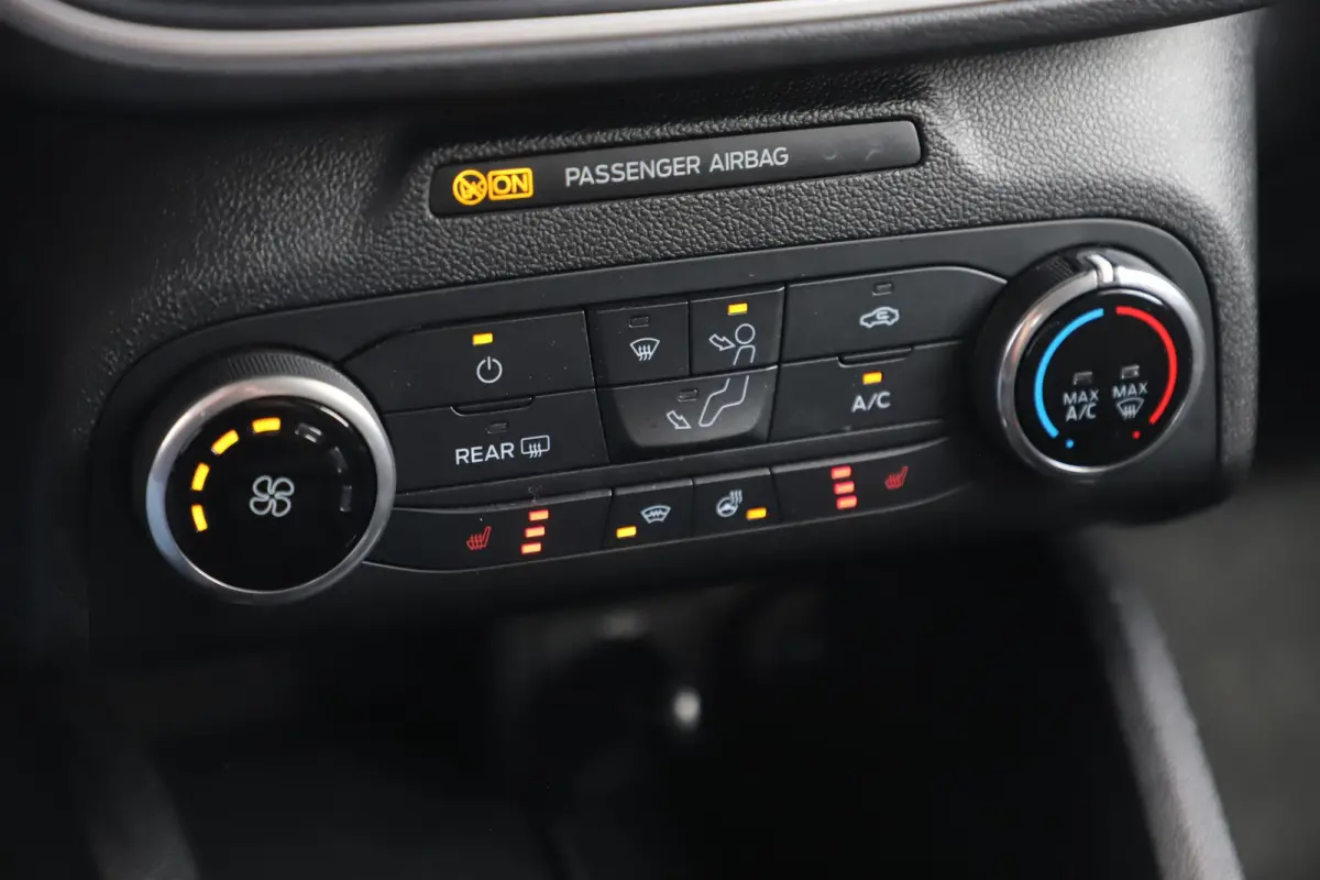 1.5 EcoBlue Trend Edition Business Navigatie Achteruitrijcamera B&O Stuur & Stoelverwarming Adaptive Cruise Carplay