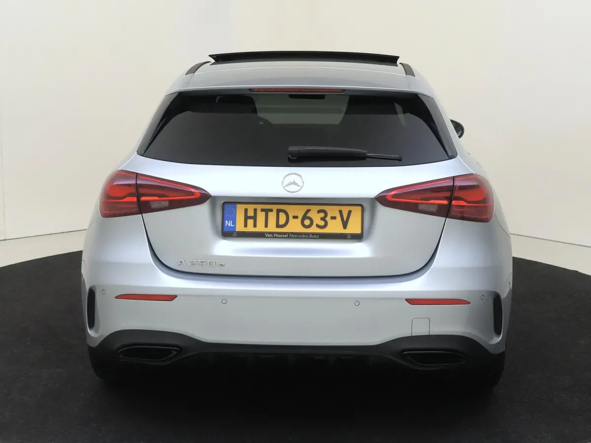 250 e Business Solution AMG / Panoramadak/ Memory/ 19 inch/ Night/ 360 camera