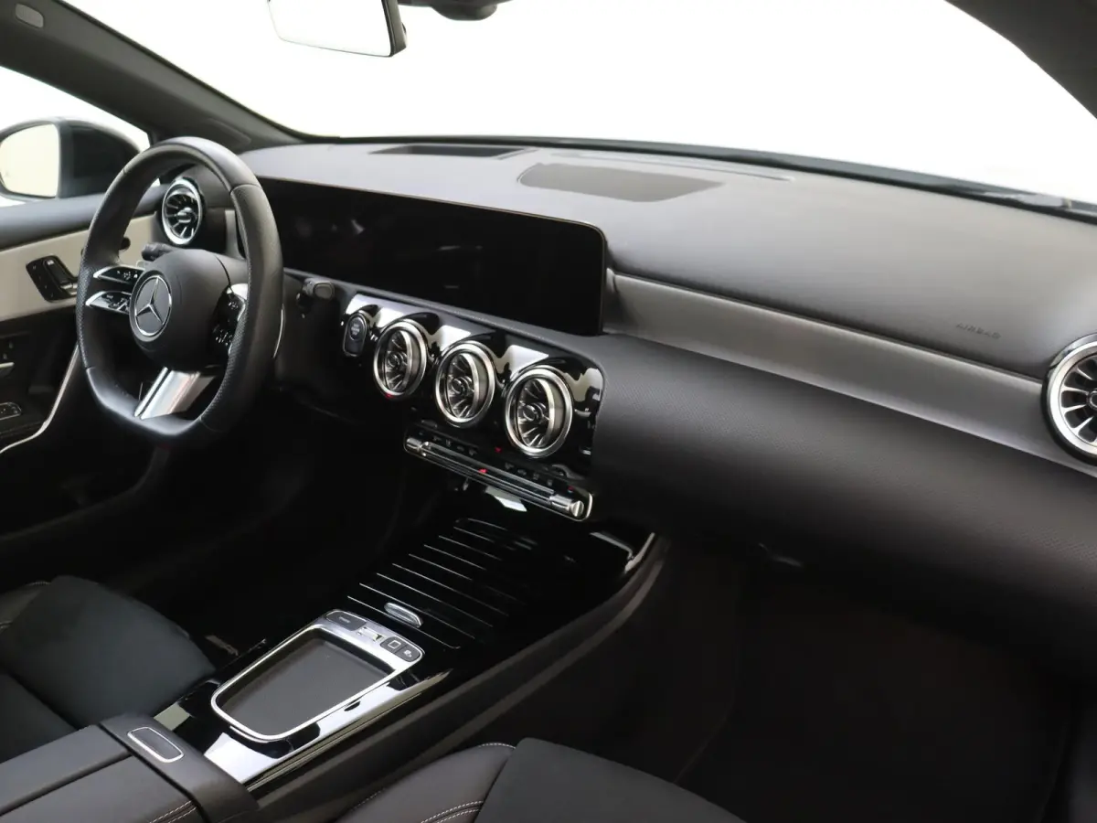 250 e Business Solution AMG / Panoramadak/ Memory/ 19 inch/ Night/ 360 camera