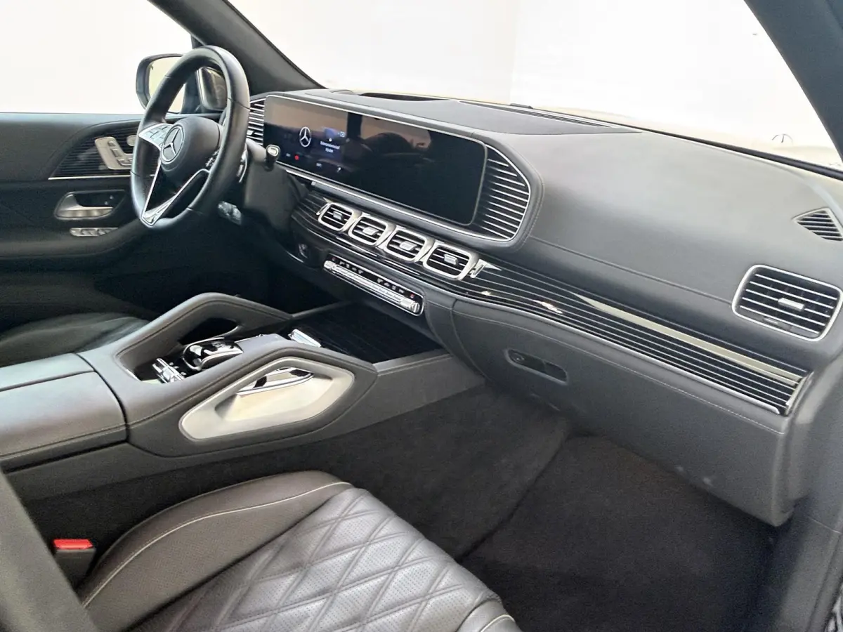Maybach 600 4MATIC / Premium Plus/ First Class/ E-Active Body Control/ 22 inch/ Burmester/