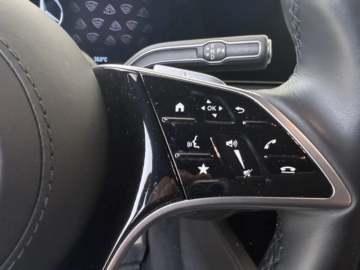 Maybach 600 4MATIC / Premium Plus/ First Class/ E-Active Body Control/ 22 inch/ Burmester/