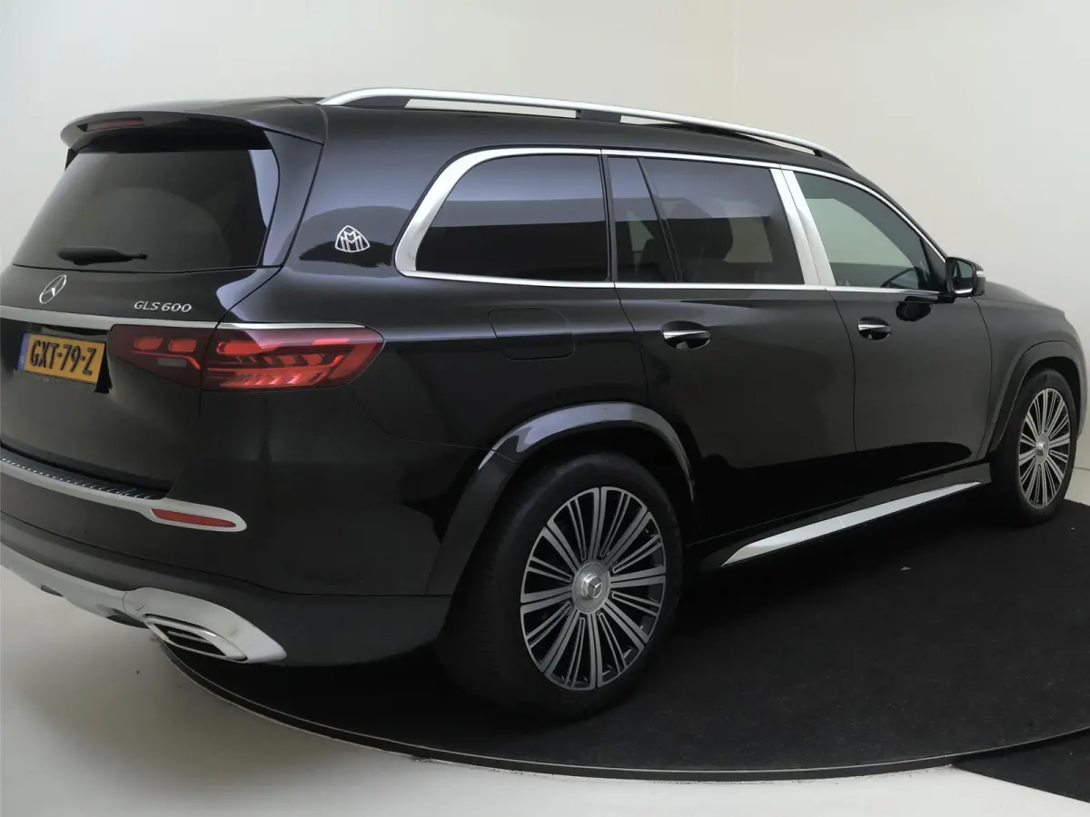 Maybach 600 4MATIC / Premium Plus/ First Class/ E-Active Body Control/ 22 inch/ Burmester/
