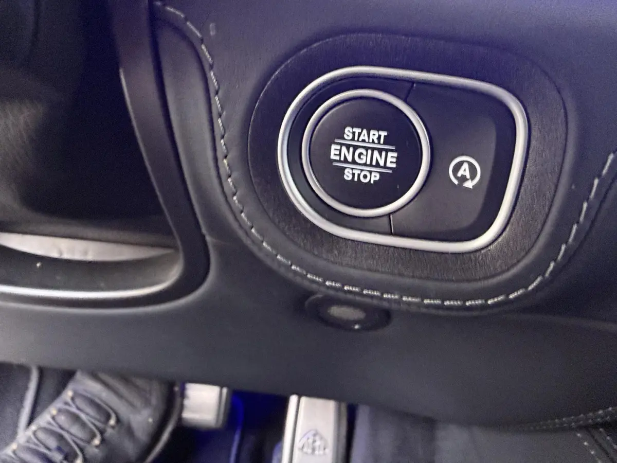 Maybach 600 4MATIC / Premium Plus/ First Class/ E-Active Body Control/ 22 inch/ Burmester/