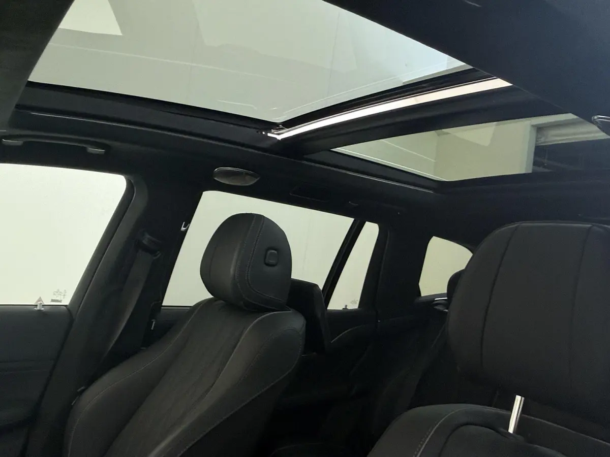 Maybach 600 4MATIC / Premium Plus/ First Class/ E-Active Body Control/ 22 inch/ Burmester/