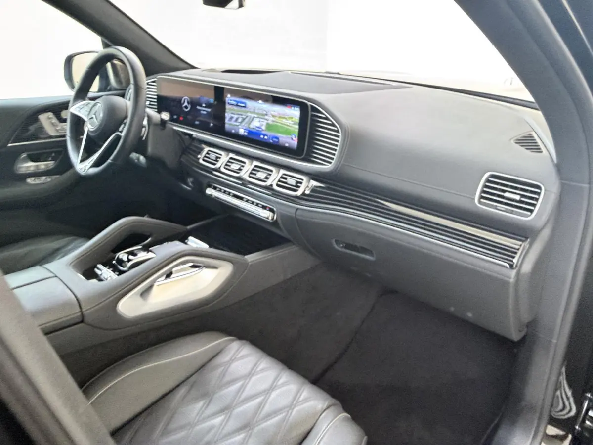Maybach 600 4MATIC / Premium Plus/ First Class/ E-Active Body Control/ 22 inch/ Burmester/