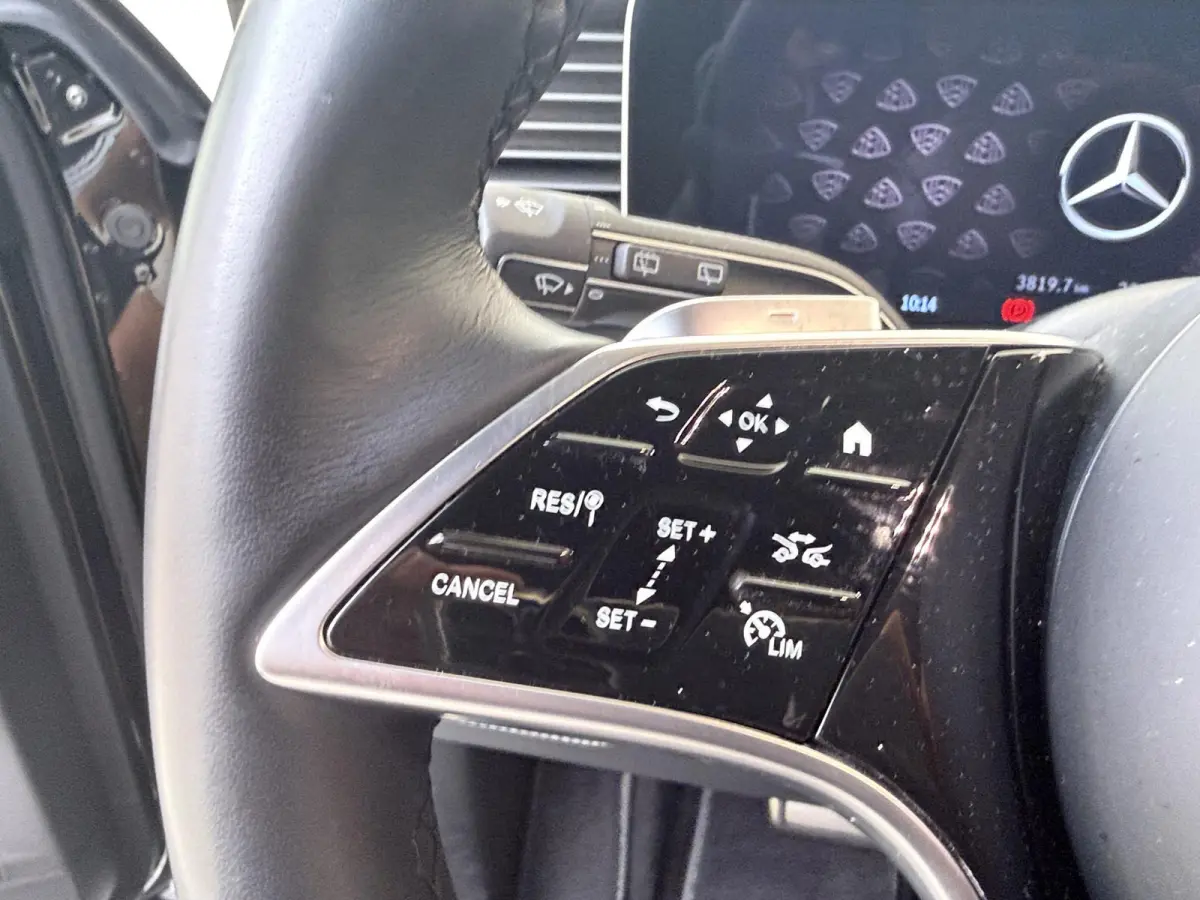 Maybach 600 4MATIC / Premium Plus/ First Class/ E-Active Body Control/ 22 inch/ Burmester/