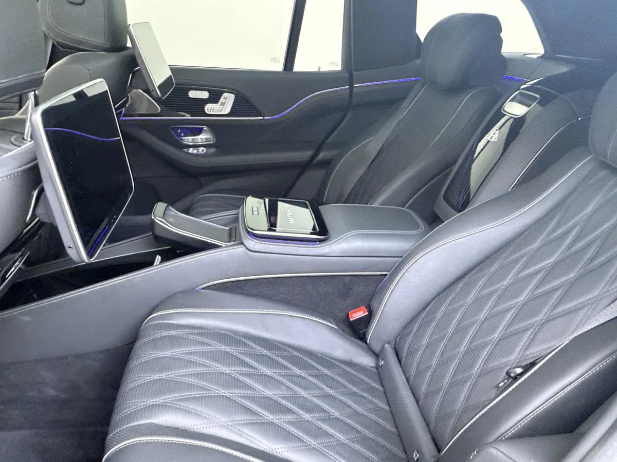 Maybach 600 4MATIC / Premium Plus/ First Class/ E-Active Body Control/ 22 inch/ Burmester/