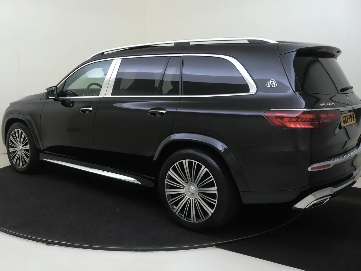 Maybach 600 4MATIC / Premium Plus/ First Class/ E-Active Body Control/ 22 inch/ Burmester/