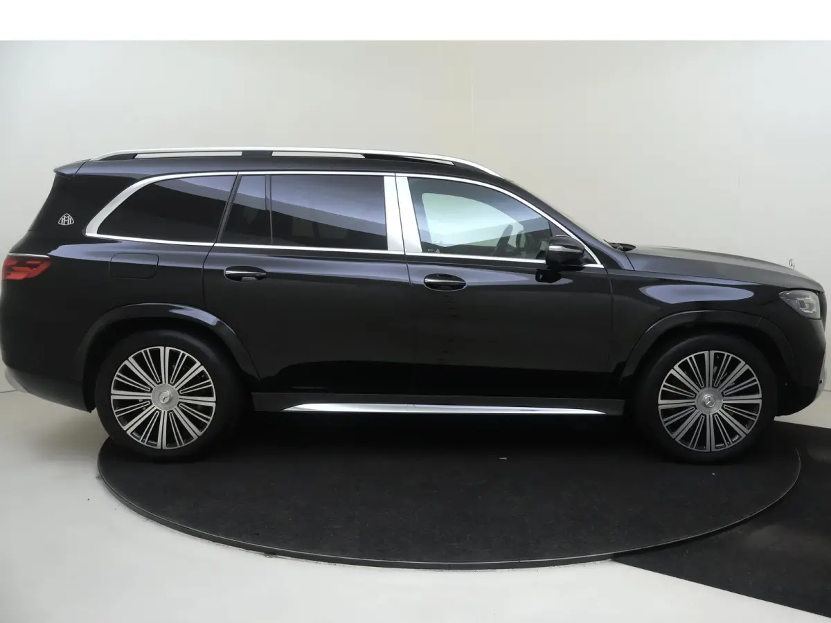 Maybach 600 4MATIC / Premium Plus/ First Class/ E-Active Body Control/ 22 inch/ Burmester/
