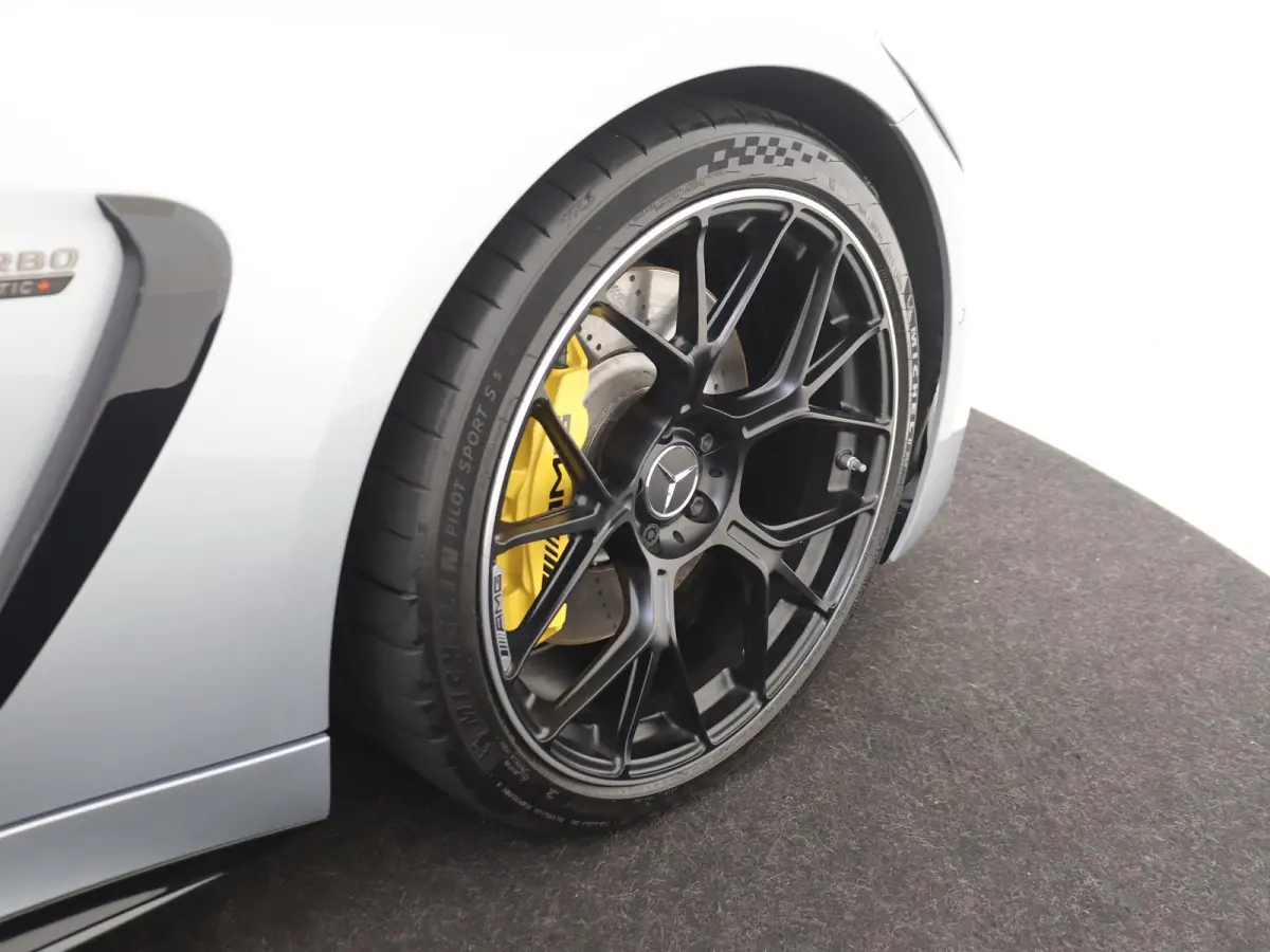 AMG 63 4MATIC+ / Premium Plus/ Panoramadak/ 21 inch/ FULL PPF/ Burmester/ Carbon int/ Perf. stoelen