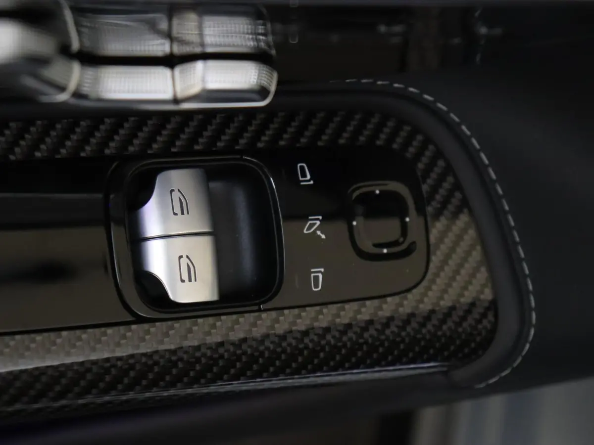 AMG 63 4MATIC+ / Premium Plus/ Panoramadak/ 21 inch/ FULL PPF/ Burmester/ Carbon int/ Perf. stoelen