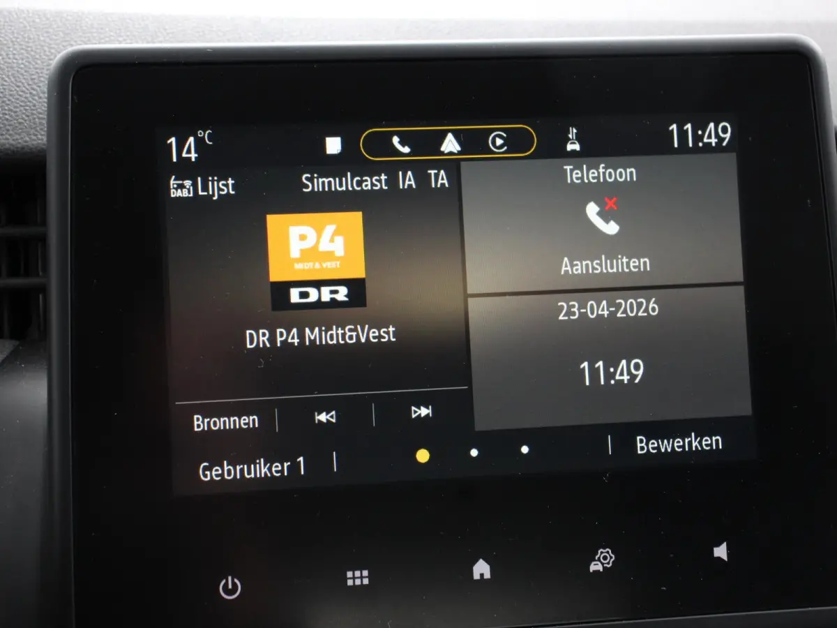1.0 TCe 90 Evolution Climate control Cruise control Camera Parkeersensoren achter Verwarmde voorstoelen Stuurverwarming LED Trekhaak Apple Carplay/ Android Auto