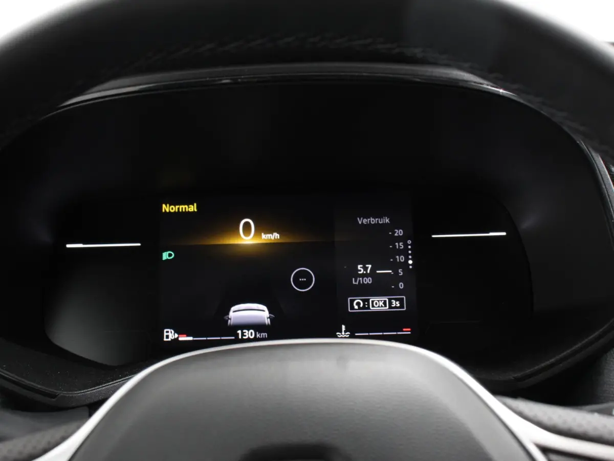 1.0 TCe 90 Evolution Climate control Cruise control Camera Parkeersensoren achter Verwarmde voorstoelen Stuurverwarming LED Trekhaak Apple Carplay/ Android Auto