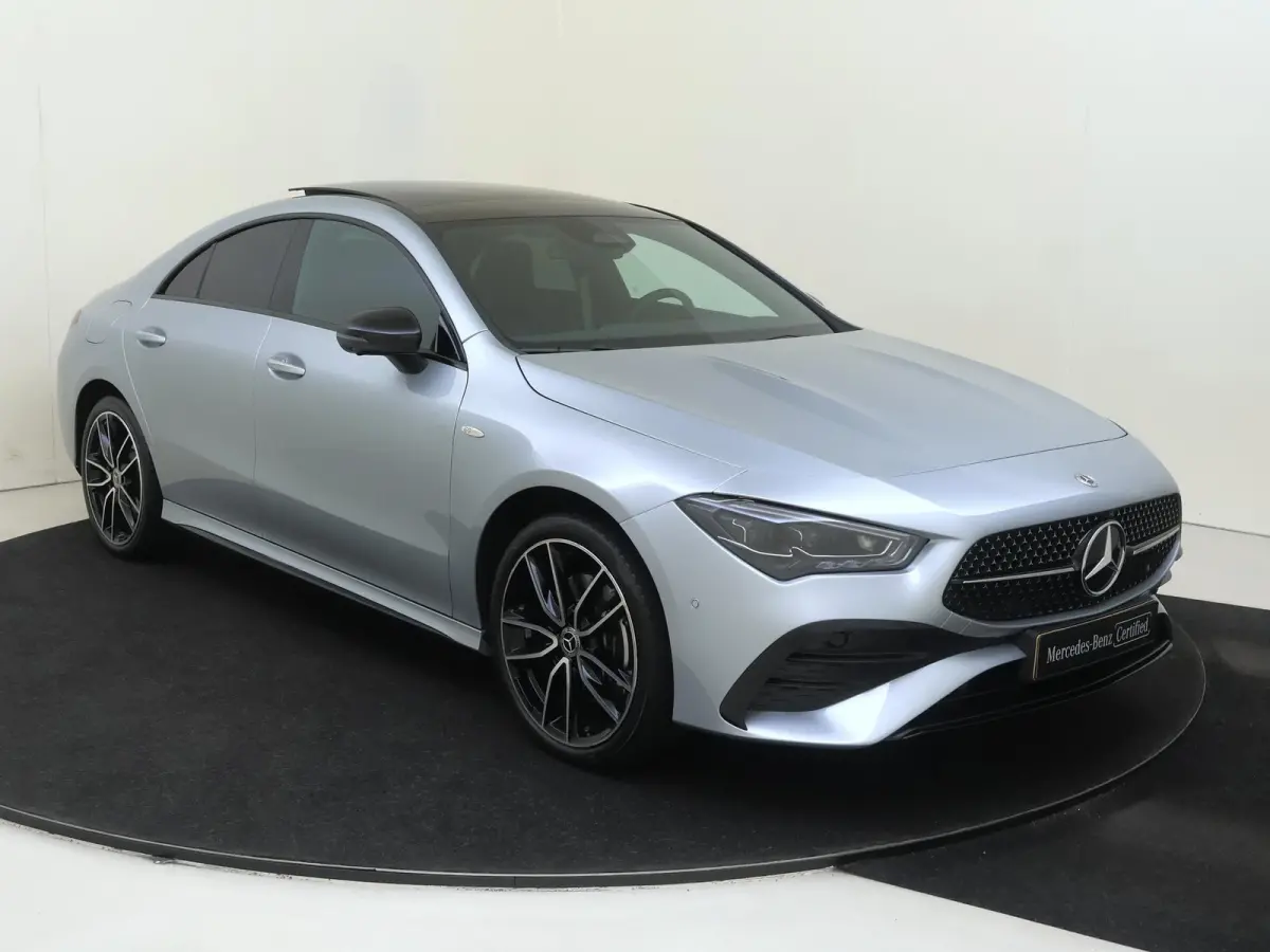 250 e Business Solution AMG / Premium Plus/ Panoramadak/ 19 inch/ Night/ Sfeerverlichting