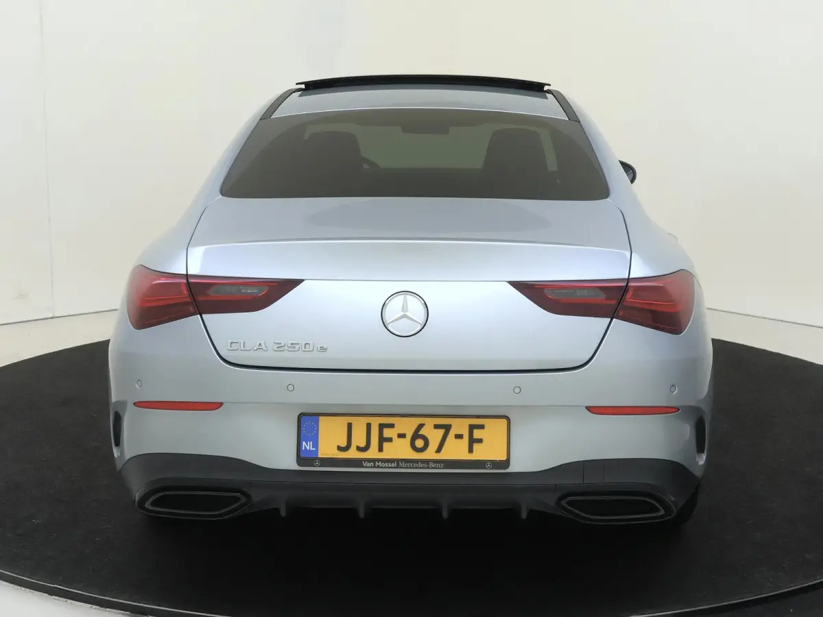 250 e Business Solution AMG / Premium Plus/ Panoramadak/ 19 inch/ Night/ Sfeerverlichting